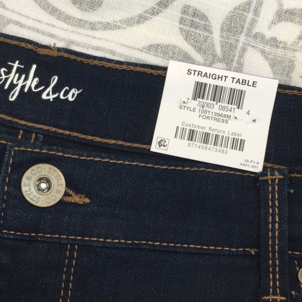 New! Style & Co women’s jeans. Straight leg size 18. - Picture 2 of 11